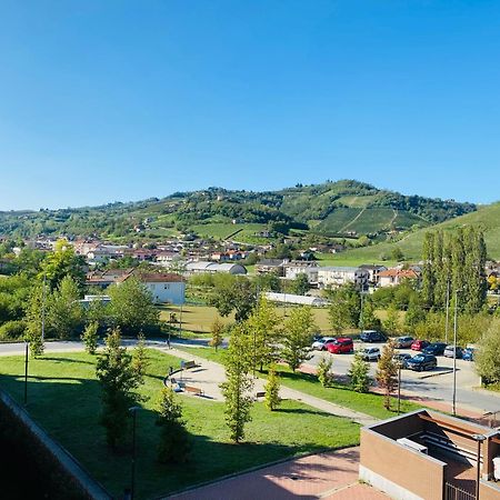 Attico Nel Cuore Delle Langhe - Free Parking Wi-Fi E Ac アルバ エクステリア 写真